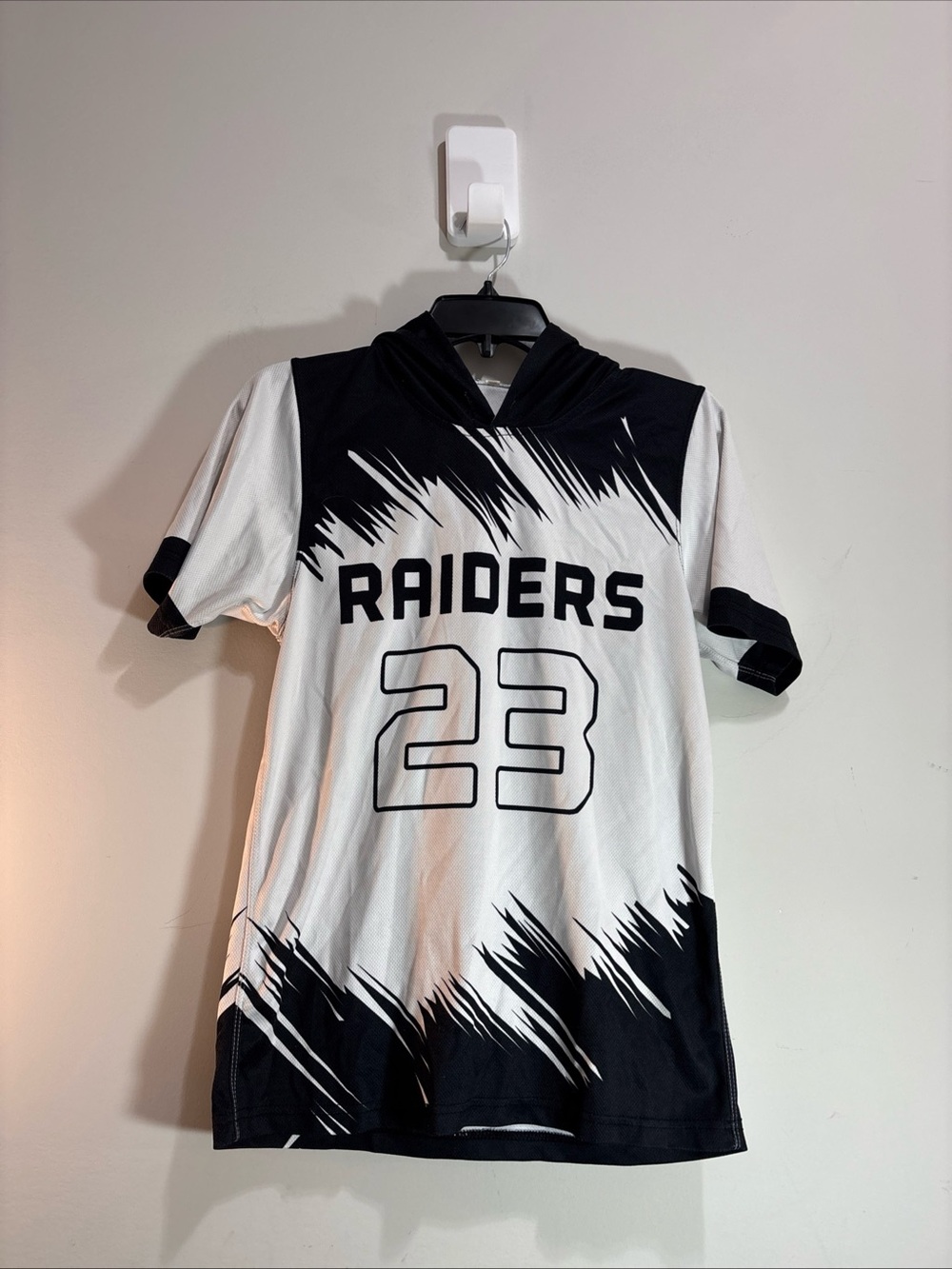 Raiders 23 Black & White Short Sleeve Hoodie Shirt. 1439